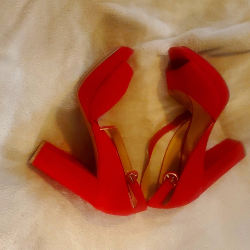 Red high heels sun and stone brand